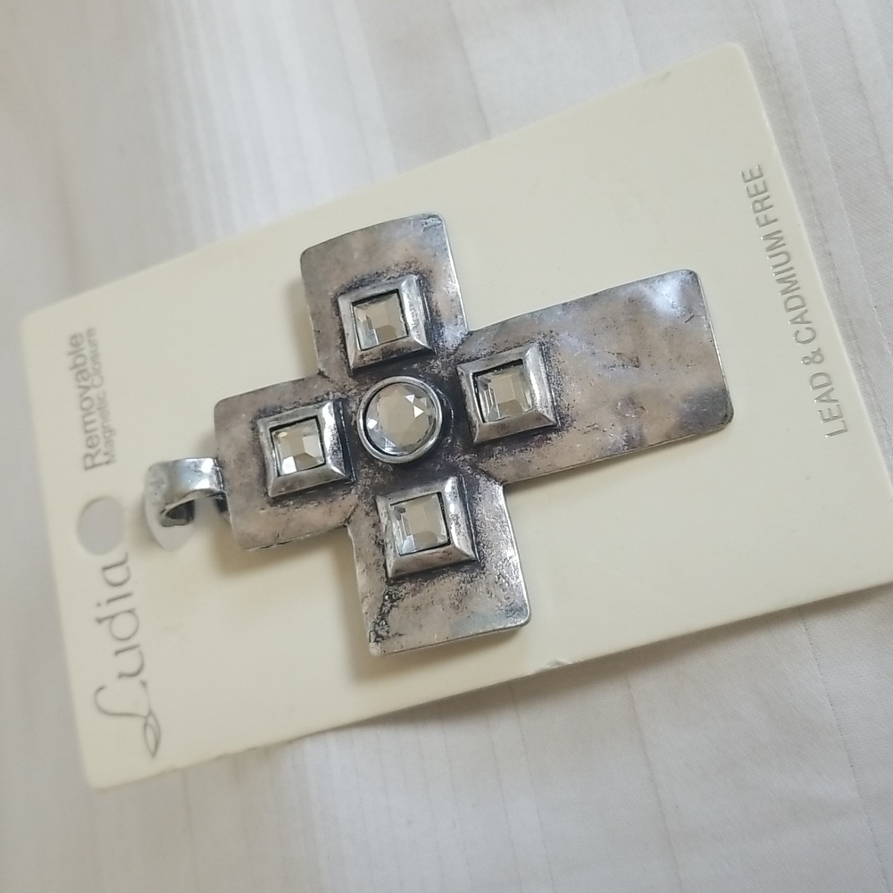 New Silver Cross Rhinestone Pendant